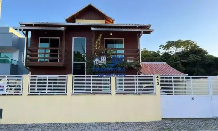 Casa com 5 dormitórios à venda, 200 m² por R$ 850.000,00 - Meia Praia - Navegantes/SC