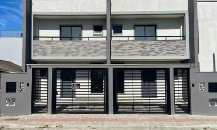 Sobrado 3 quartos, 105 m², à venda por R$  635.000,00 - Gravatá - Navegantes/SC