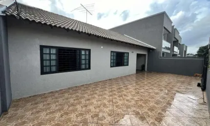 Imperdível! Casa Charmosa, 2 Quartos, 4 Vagas - Localização Premium e Conforto Absoluto em Araucári