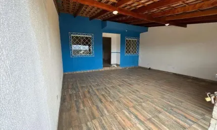 Venda Casa Contenda! 2 dorms, sala ampla, cozinha, banheiro, lavanderia, espaço externo. R$950 + se
