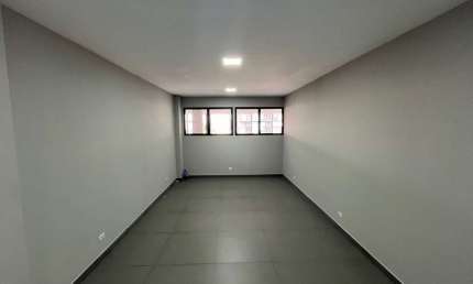 Sala Comercial para locação com 27m², localizada no Centro de Araucária, PR, ótima oportunidade.