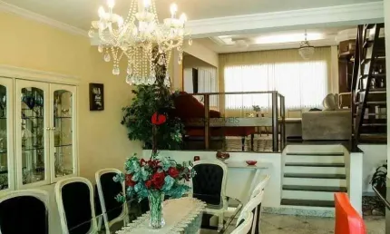 Sobrado à venda 3 Quartos, 1 Suite, 4 Vagas, 292M², Santa Maria, São Caetano do Sul - SP