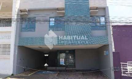 Casa comercial com 8 salas para alugar no Centro, Uberlândia  por R$ 8.600