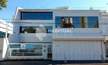 Casa comercial com 15 salas para alugar no Centro, Uberlândia  por R$ 23.000
