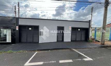 Casa comercial com 6 salas para alugar no Centro, Uberlândia  por R$ 5.700