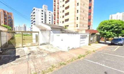 Casa comercial com 4 salas para alugar no Martins, Uberlândia  por R$ 6.000