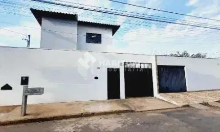 Casa comercial com 4 salas para alugar no conjunto segismundo pereira, uberlândia  por r$ 4.200