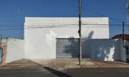 Barracão / Galpão / Depósito para alugar no Bom Jesus, Uberlândia  por R$ 10.000