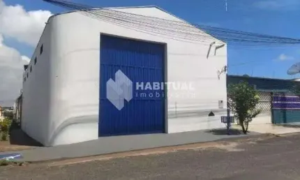 Barracão / Galpão / Depósito com 2 salas para alugar na Nossa Senhora das Graças, Uberlândia  por R$ 6.000