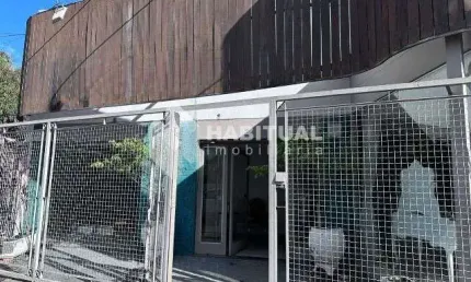 Ponto comercial com 4 salas para alugar em Carajás, Uberlândia  por R$ 18.000