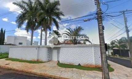 Casa comercial com 11 salas para alugar na Cidade Jardim, Uberlândia  por R$ 10.500