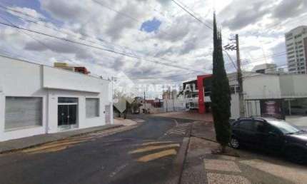 Ponto comercial com 3 salas para alugar no Tabajaras, Uberlândia  por R$ 5.500