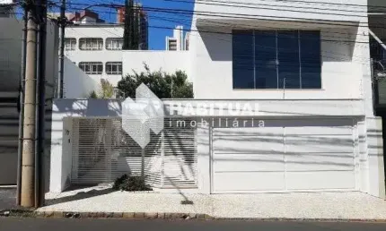 Casa comercial com 4 salas para alugar no Fundinho, Uberlândia  por R$ 8.000
