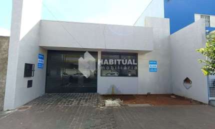 Casa comercial com 5 salas para alugar no Bom Jesus, Uberlândia  por R$ 5.500