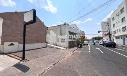 Casa comercial com 6 salas para alugar no Centro, Uberlândia  por R$ 3.500