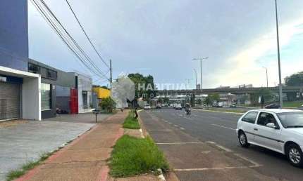 Prédio com 7 salas para alugar em Saraiva, Uberlândia  por R$ 19.500