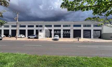 Ponto comercial para alugar no Novo Mundo, Uberlândia  por R$ 10.000