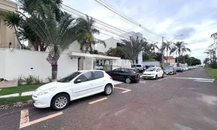 Casa comercial com 7 salas para alugar no Morada da Colina, Uberlândia  por R$ 30.000