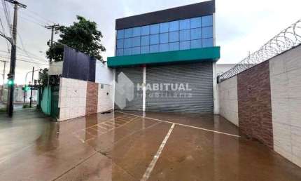 Ponto comercial com 3 salas para alugar no Bom Jesus, Uberlândia  por R$ 8.000