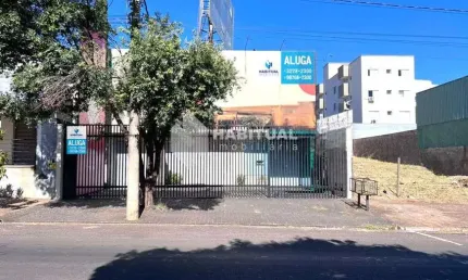 Ponto comercial com 3 salas para alugar no Santa Mônica, Uberlândia  por R$ 16.500