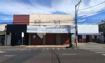 Ponto comercial para alugar no Martins, Uberlândia  por R$ 8.000