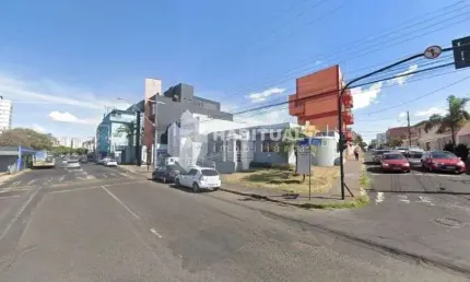 Casa comercial com 4 salas para alugar no Centro, Uberlândia  por R$ 8.000