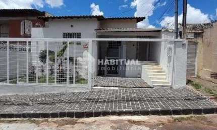 Casa comercial com 5 salas para alugar no Lidice, Uberlândia  por R$ 4.800