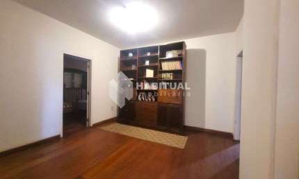 Casa comercial com 7 salas para alugar no Tabajaras, Uberlândia  por R$ 8.700