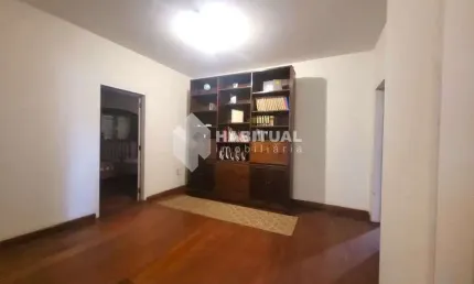 Casa comercial com 7 salas para alugar no Tabajaras, Uberlândia  por R$ 8.700