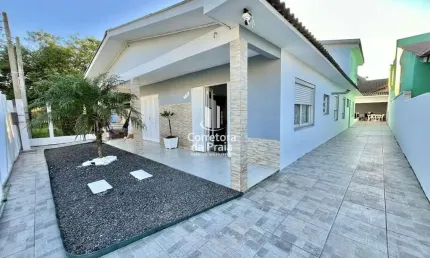 Casa para Venda em Tramandaí, Zona Nova, 7 dormitórios, 3 suítes, 3 banheiros, 2 vagas