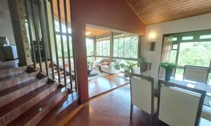 Casa em Condominio de 04 Quartos no Estancia Serrana