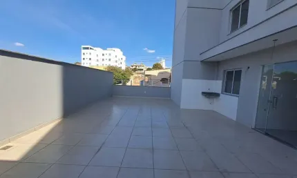 Area Privativa de 02 Quartos no Bairro Santa Mônica