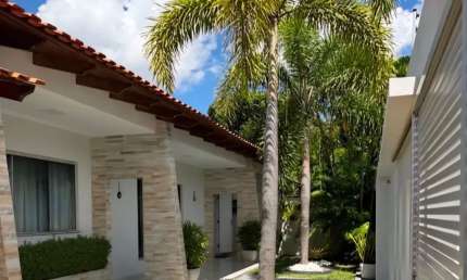 Vendo Linda Casa no Conj Deborah - Dom Pedro  R$ 1.200.000,00