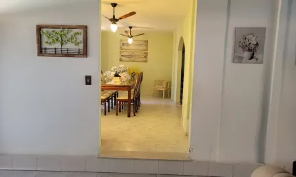 Conforto e Estilo em Casa com Piscina no Condomínio Garden Park