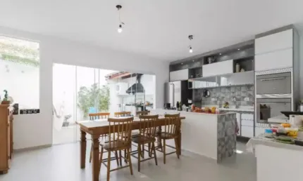 Vila Firmiano Pinto próximo metrô sobrado 177m² 02d 1ste 2 vagas