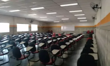 São Miguel Paulista - Prédio AC 2.618 m² 05 banheiros 05 vagas