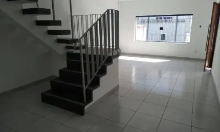 Casa comercial com 4 salas para alugar no São Judas, São Paulo 