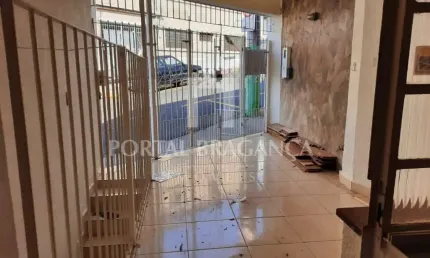 Casa com 3 quartos à venda na Rua Santa Clara, 100, Centro, Bragança Paulista