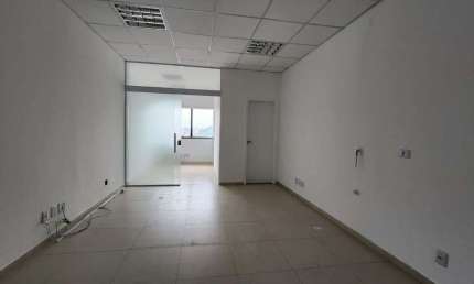 Sala comercial para alugar na Rua Alpheu Grimello, 135, Taboão, Bragança Paulista