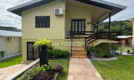 Casa com 4 quartos à venda no Simonaggio, Garibaldi , 150 m2 por R$ 949.000
