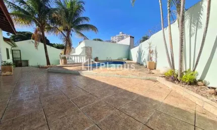 Casa com 7 quartos à venda no Jardim Nasralla, Bauru 