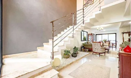 Sobrado com 3 dormitórios à venda, 212 m² por R$ 1.250.000,00 - Santa Cruz dos Lázaros - Jacareí/SP