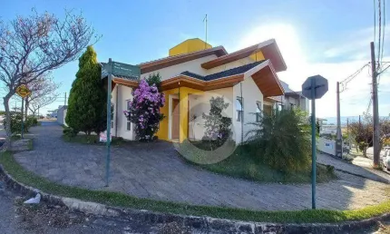 Sobrado com 3 dormitórios à venda, 215 m² por R$ 1.300.000 - Condomínio Terras do Vale - Caçapava/SP