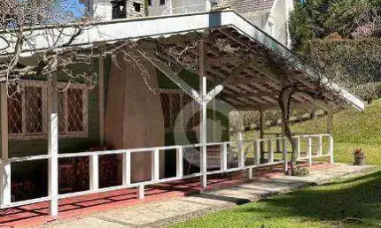 Casa com 4 dormitórios à venda, 250 m² por R$ 850.000,00 - Alto da Boa Vista - Campos do Jordão/SP