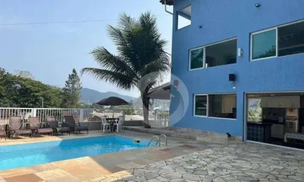Sobrado com 4 dormitórios à venda, 306 m² por R$ 950.000,00 - Perequê-Mirim - Ubatuba/SP