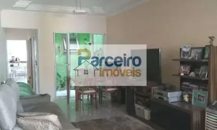 Sobrado com 3 Quarto(s) à venda, 174 m² por R$ 720.000,00 - Guilhermina Esperança - São Paulo/SP