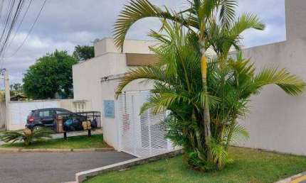 Casa para venda possui 62 metros quadrados com 2 quartos