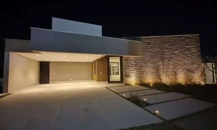 Sobrado para venda tem 400 metros quadrados com 4 quartos