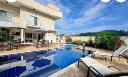Linda Casa em condomínio aceita troca como parte por apartamento