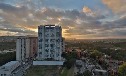 Apartamento com 3 quartos à venda na Avenida Parkinson, 42, Alphaville Empresarial, Barueri